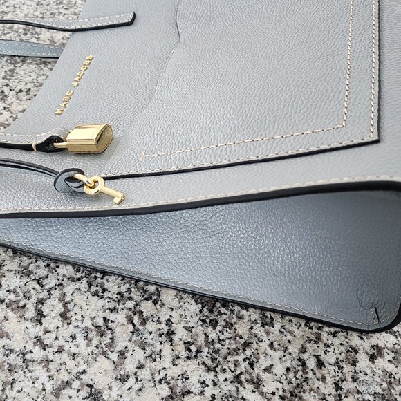 NWT MARC JACOBS The Medium Grind Pocket Tote Bag  (#246) - Picture 7 of 10